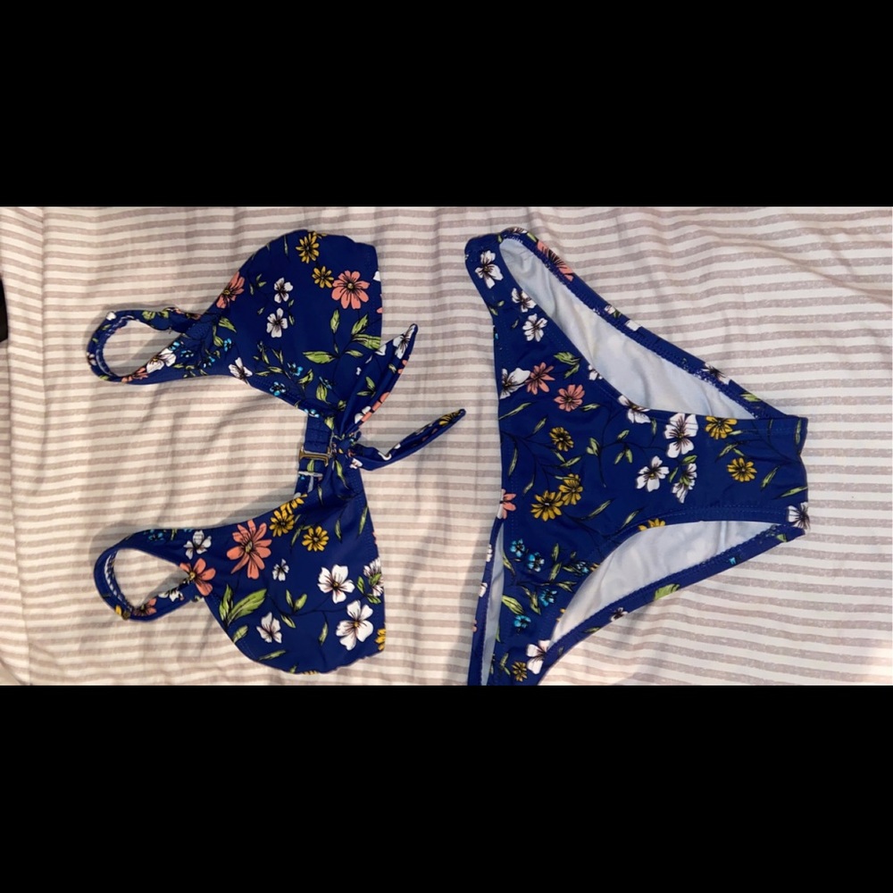 rly cute swimsuit!!